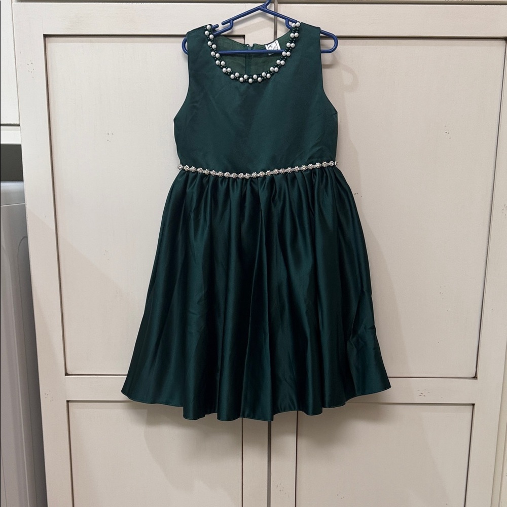Elegant Green Sleeveless Dress with Pearl Accents